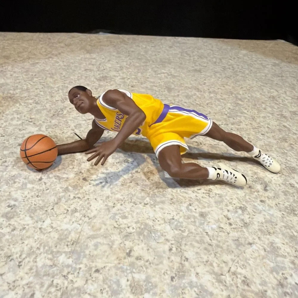 1997 Hallmark Keepsake Christmas Ornament Magic Johnson W CARD Lakers - Picture 5 of 5